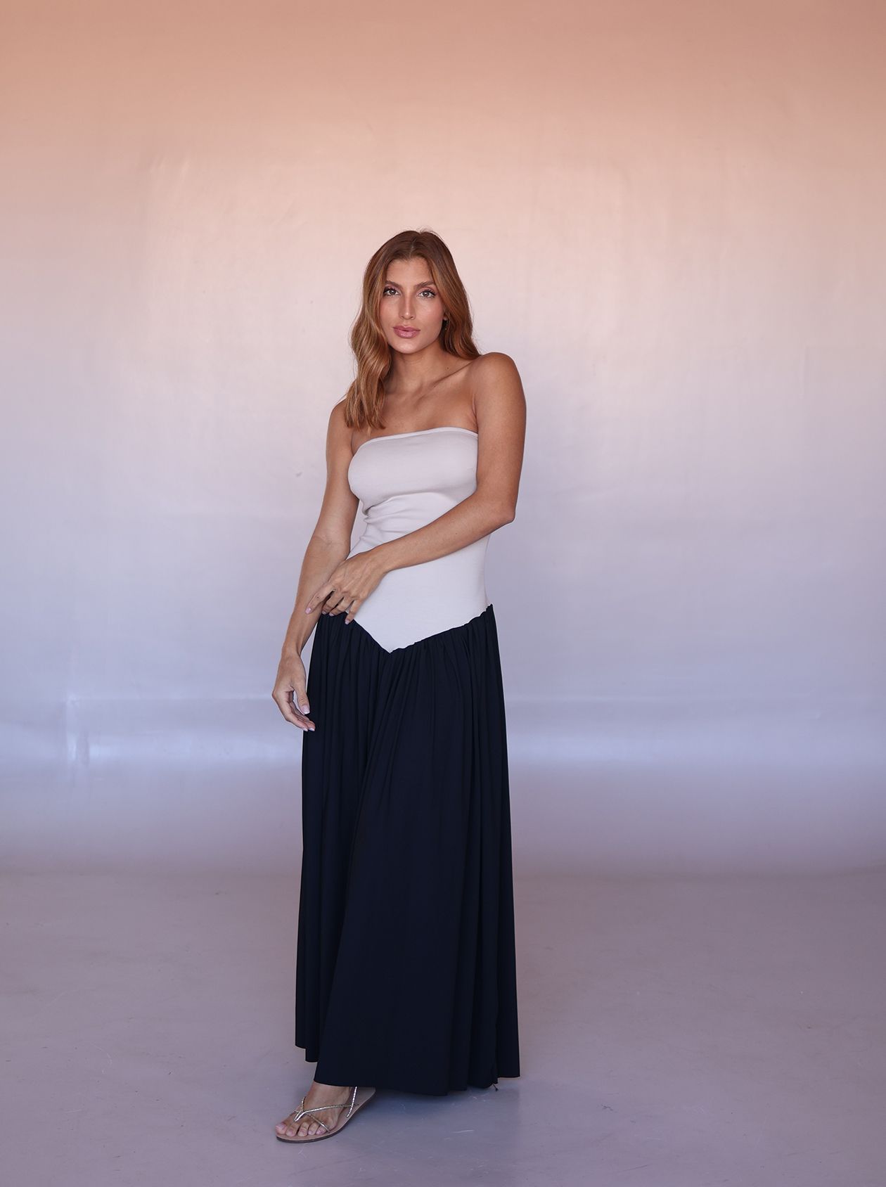 15559264681-img-2546-compressed.jpg Vestido Tqc Duo Bege - Imagem 1
